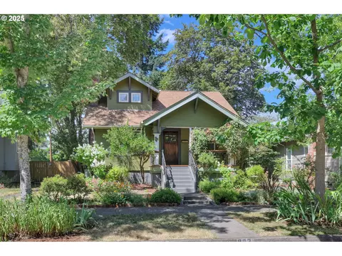 863 W Broadway, Eugene, OR 97402