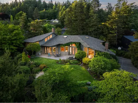 4035 SW Westdale Dr, Portland, OR 97221