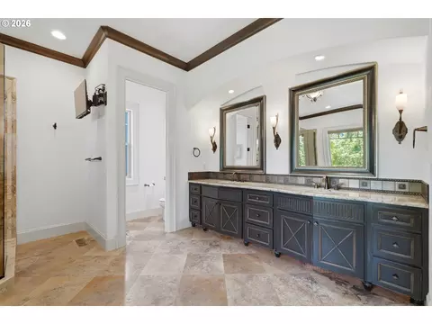 Bath - 3841 SE Deer Creek Way, Gresham, OR 97080 photo 4 of 5