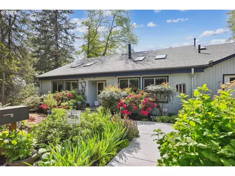 4401 SW 40th Ave, Portland, OR 97221