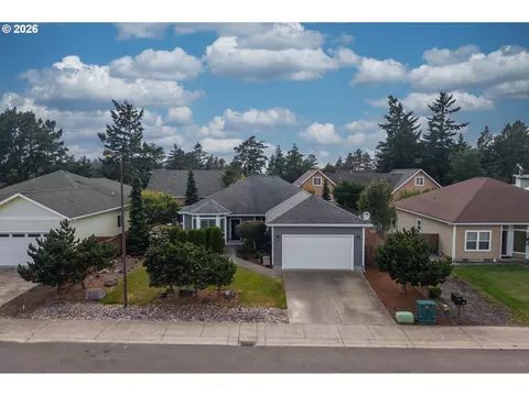 1930 Roosevelt St, North Bend, OR 97459