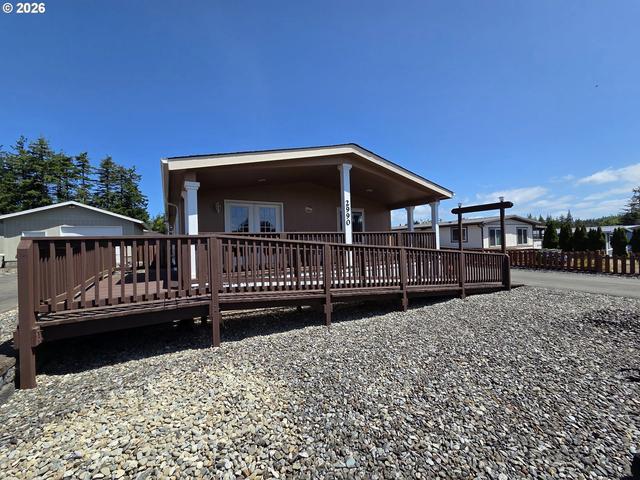 2990 Knott Ter, Coos Bay, OR 97420