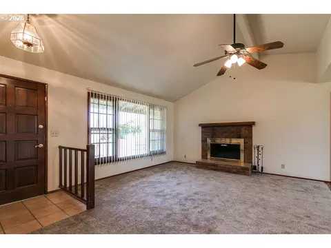Living - 730 Arcadia Dr, Eugene, OR 97401 photo 2 of 2