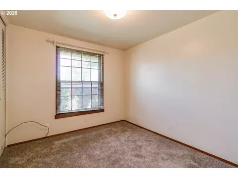 Bedroom - 730 Arcadia Dr, Eugene, OR 97401 photo 1 of 2