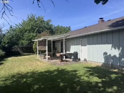 Exterior - 730 Arcadia Dr, Eugene, OR 97401 photo 1 of 5