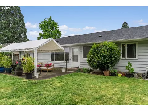Exterior - 807 Vincent St, Eugene, OR 97401 photo 2 of 5