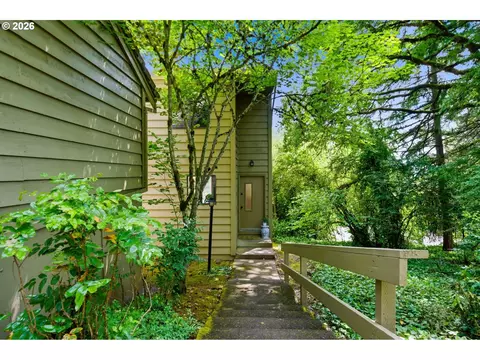 358 Cervantes Cir, Lake Oswego, OR 97035