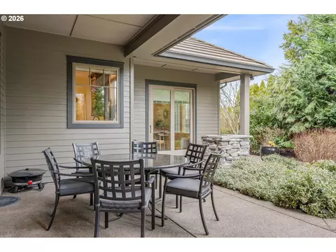 Exterior - 3689 Marcella Dr, Eugene, OR 97408 photo 4 of 10