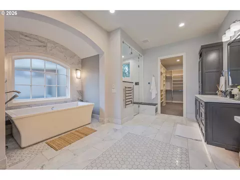 Bath - 3689 Marcella Dr, Eugene, OR 97408 photo 1 of 5