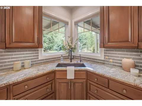 Kitchen - 3689 Marcella Dr, Eugene, OR 97408 photo 3 of 5