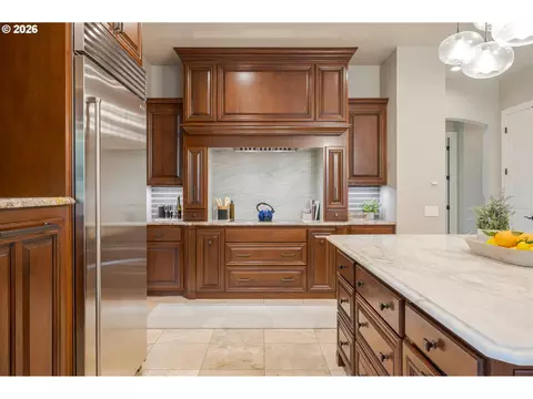Kitchen - 3689 Marcella Dr, Eugene, OR 97408 photo 4 of 5