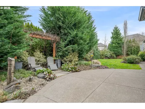 Exterior - 3689 Marcella Dr, Eugene, OR 97408 photo 6 of 10