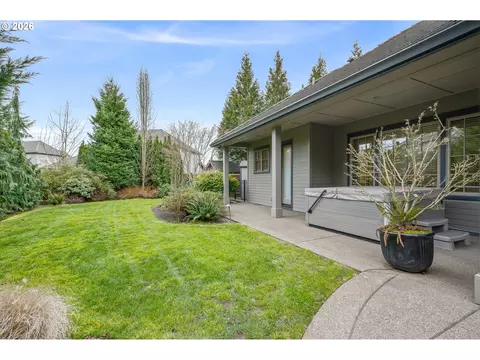 Exterior - 3689 Marcella Dr, Eugene, OR 97408 photo 7 of 10