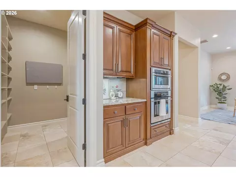 Kitchen - 3689 Marcella Dr, Eugene, OR 97408 photo 5 of 5