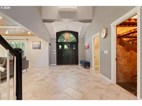 Entry Way - 33298 SE Highway 211, Boring, OR 97009 photo 4 of 5