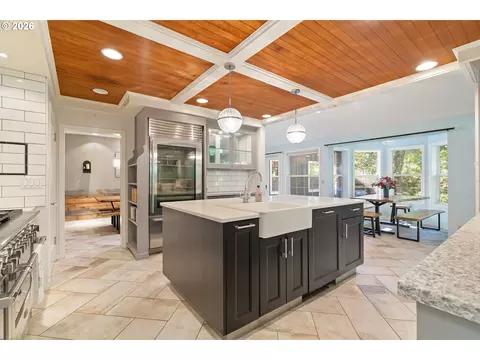 Kitchen - 33298 SE Highway 211, Boring, OR 97009 photo 2 of 2