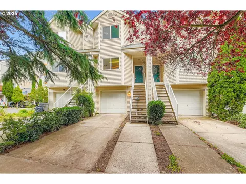 10 SE 105th Ave, Portland, OR 97216