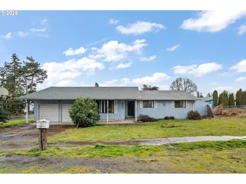 334 E Main St, Carlton, OR 97111