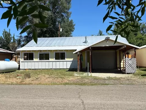 238 Dawson St, Halfway, OR 97834