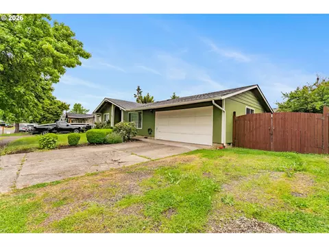 Exterior - 1735 Rainbow Dr, Springfield, OR 97477 photo 2 of 4