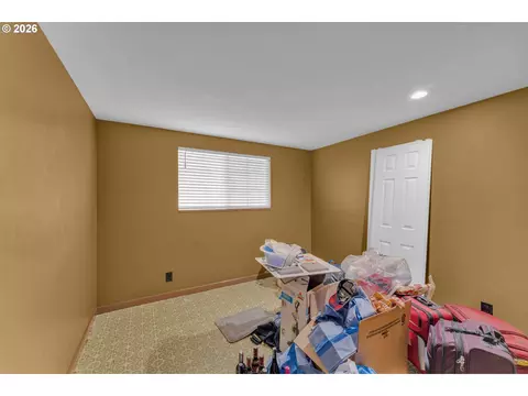Bedroom - 1735 Rainbow Dr, Springfield, OR 97477 photo 2 of 2