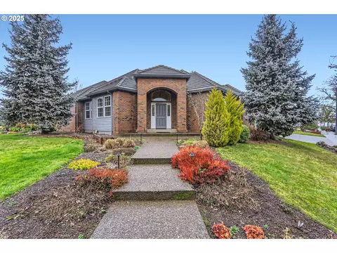 14113 SW Mckinley Dr, Sherwood, OR 97140