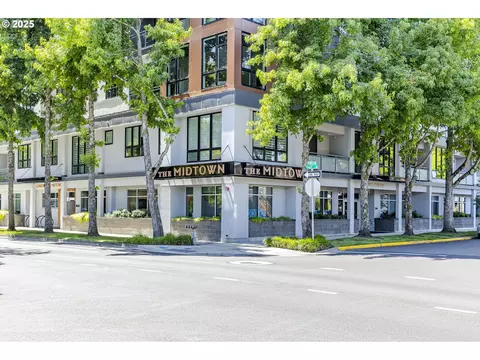 1600 Pearl St #303, Eugene, OR 97401