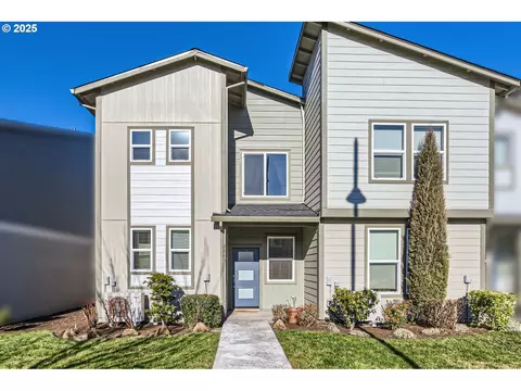 8003 SEngelmann St, Hillsboro, OR 97123