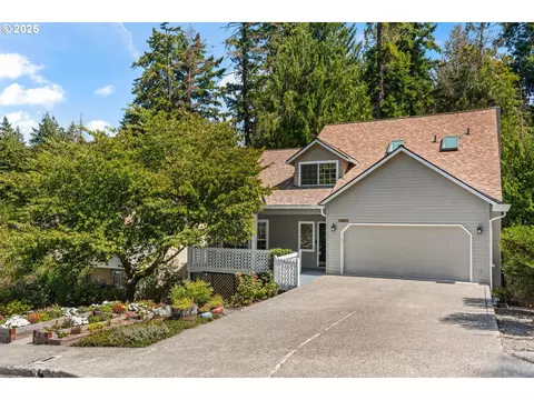 8714 SW 49th Ave, Portland, OR 97219