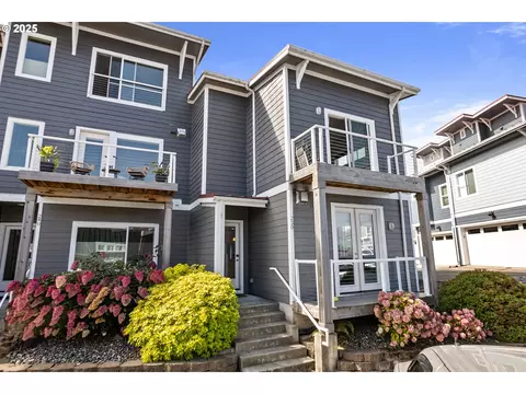 230 Maritime Ln, Astoria, OR 97103