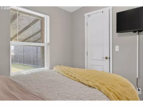 Bedroom - 3033 SW Terrace Dr, Pendleton, OR 97801 photo 5 of 7