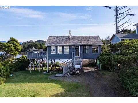 6055 NW 4th St, Cape Meares, OR 97141