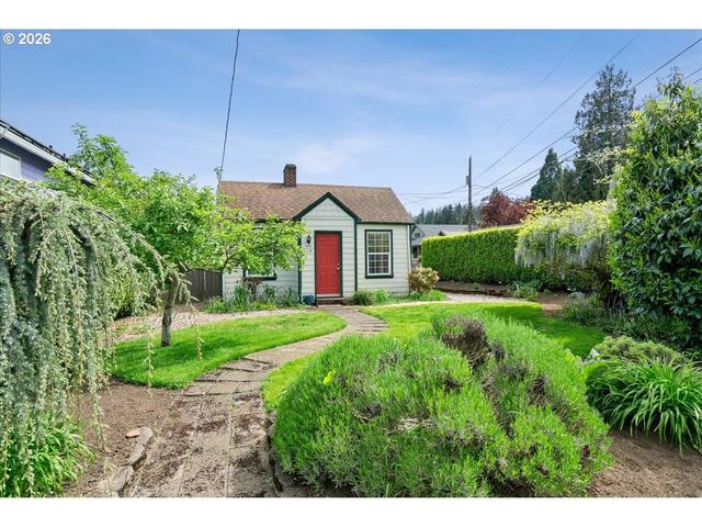 119 Wesley St, Silverton, OR 97381
