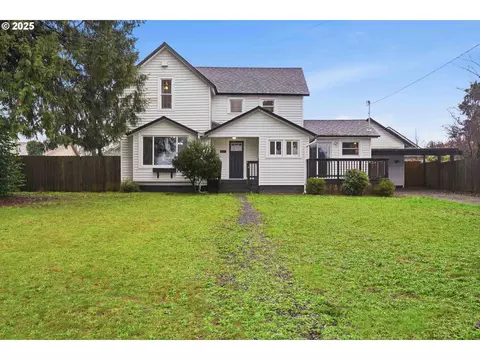 820 Barclay Hills Dr, Oregon City, OR 97045