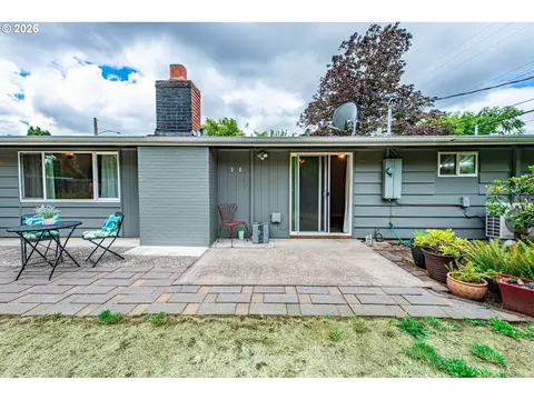 Exterior - 3499 Western Dr, Eugene, OR 97401 photo 5 of 10