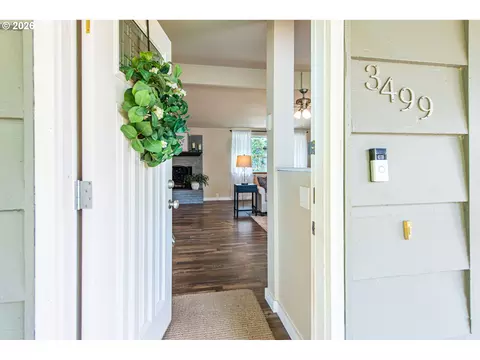 Entry Way - 3499 Western Dr, Eugene, OR 97401 photo 2 of 4