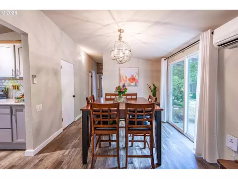 Dining - 3499 Western Dr, Eugene, OR 97401 photo 2 of 4