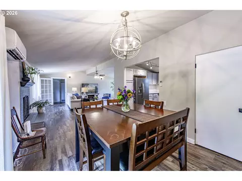 Dining - 3499 Western Dr, Eugene, OR 97401 photo 4 of 4