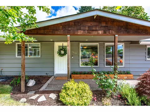 Exterior - 3499 Western Dr, Eugene, OR 97401 photo 3 of 10