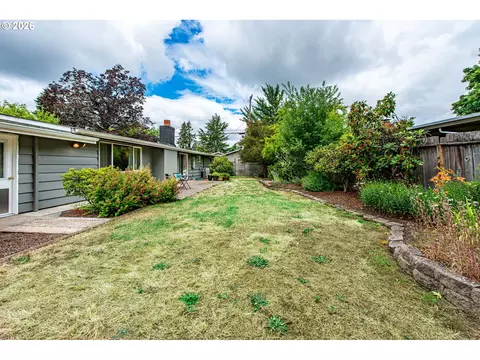 Exterior - 3499 Western Dr, Eugene, OR 97401 photo 7 of 10