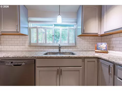 Kitchen - 3499 Western Dr, Eugene, OR 97401 photo 2 of 4
