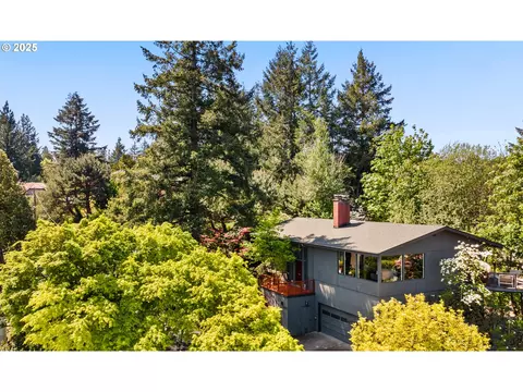 2975 SW Canterbury Ln, Portland, OR 97205