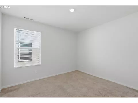 Bedroom - 861 N 19th Ave, Cornelius, OR 97113 photo 3 of 6