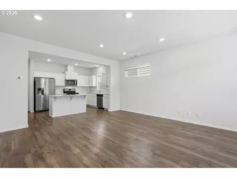 Living - 861 N 19th Ave, Cornelius, OR 97113 photo 1 of 2