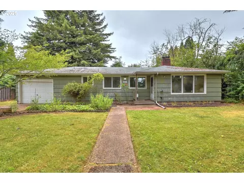 2423 Roosevelt Blvd, Eugene, OR 97402