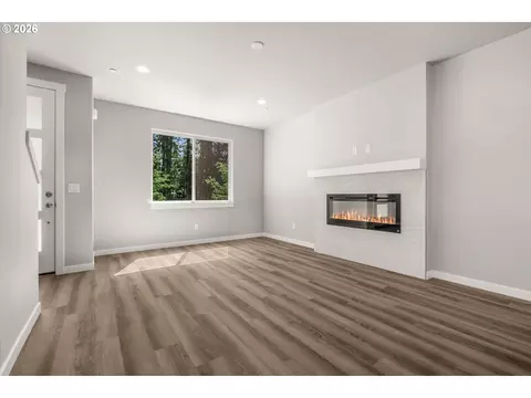 Living - 177 NW Mawrcrest Ave, Gresham, OR 97030 photo 2 of 4