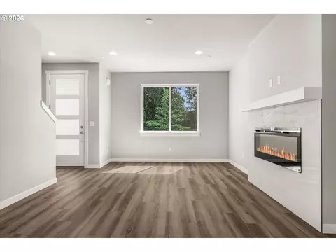 Living - 177 NW Mawrcrest Ave, Gresham, OR 97030 photo 1 of 4