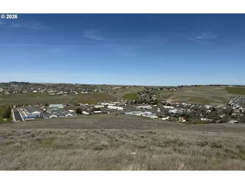 1237 SW 17th Pl, Pendleton, OR 97801 photo 3