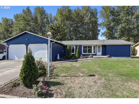 914 James St, Independence, OR 97351