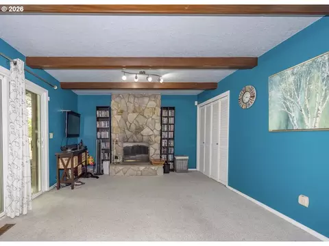 Living - 2331 SW 27th Dr, Gresham, OR 97080 photo 2 of 3